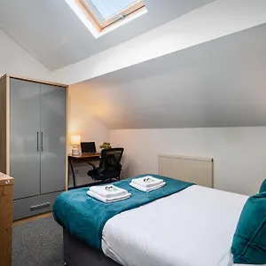 Homestay Private En-suite - Shared Living Space & Kitchen - - Central, Wakefield